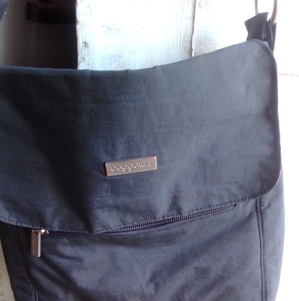 Baggallini Crossover bag